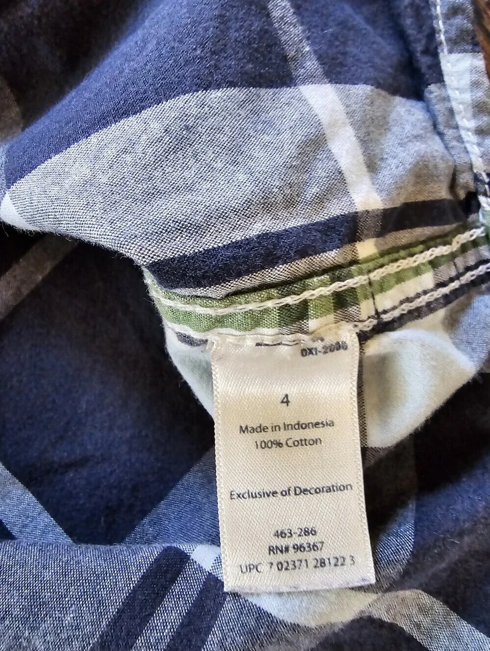 Oshkosh Bgosh Plaid Button-Up Shirt in Navy, White & Green Size Boys 4